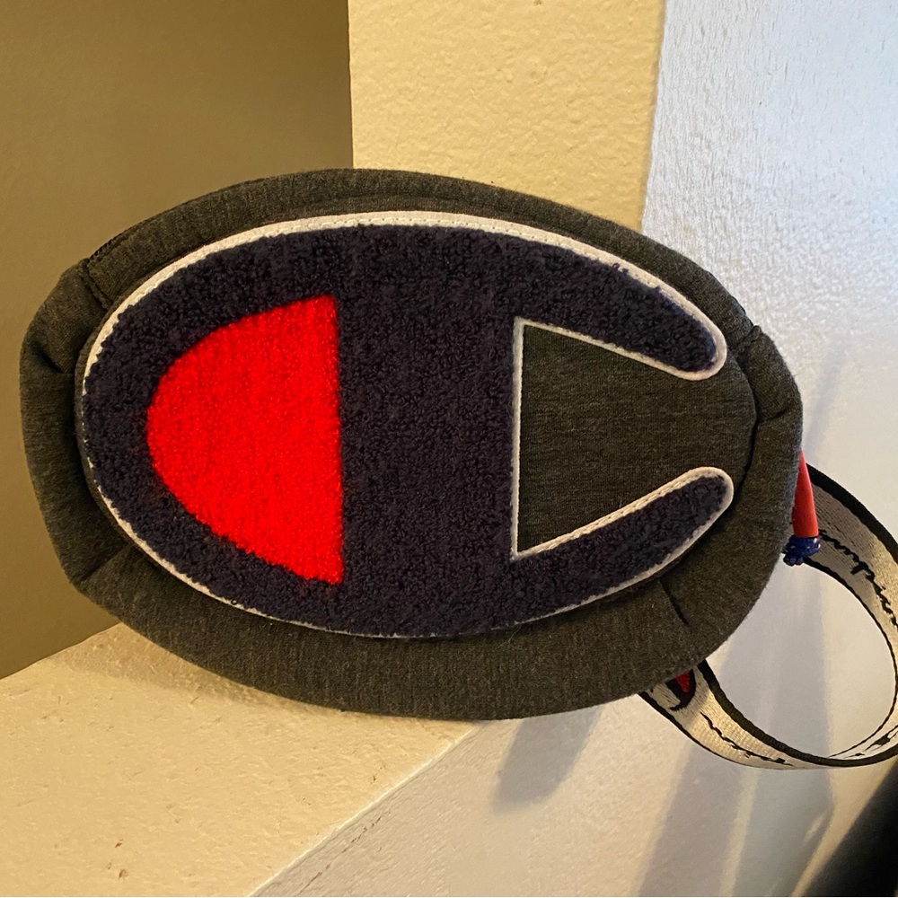 Champion Waist/Fanny Bag/Pack. NWOT. Zipper Pocket Inside. Adjustable.